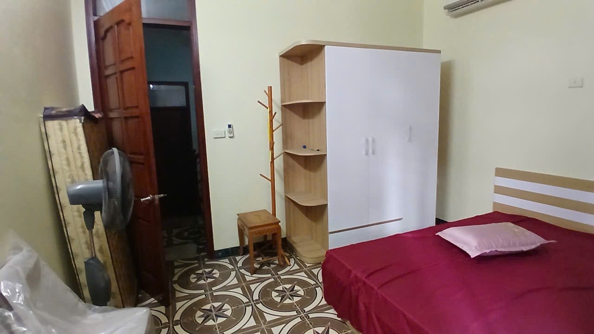 Bán nhà Hai Bà Trưng - diện tích 47m2 4 tầng - Mặt ngõ ô tô tránh, kinh doanh sầm uất - giá 19,6 tỷ