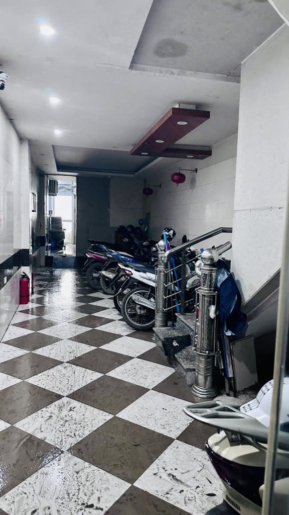 Bán nhà Ngọc Hồi - diện tích 83m2 5 tầng - Mặt phố kinh doanh vỉa hè rộng - giá 22,9 tỷ