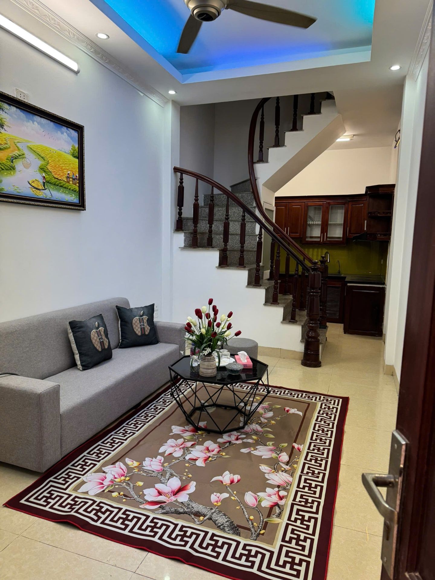 Bán nhà Vĩnh Hưng - diện tích 30m2 5 tầng - Nhà đẹp hiếm có - giá 6,8 tỷ
