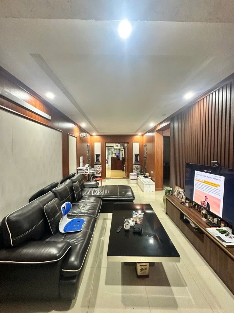 Bán nhà Yên Bái 1 - diện tích 220m2 3 tầng - Mặt phố, 2 mặt ngõ - giá 43 tỷ