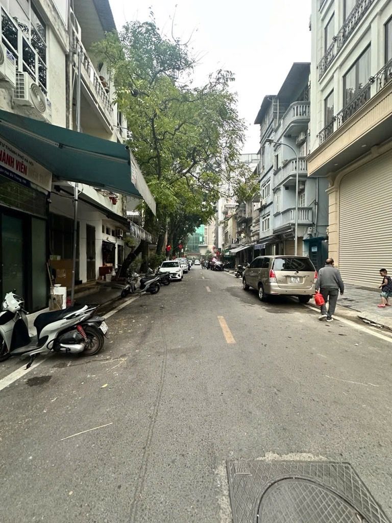 Bán nhà Yên Bái 1 - diện tích 220m2 3 tầng - Mặt phố, 2 mặt ngõ - giá 43 tỷ