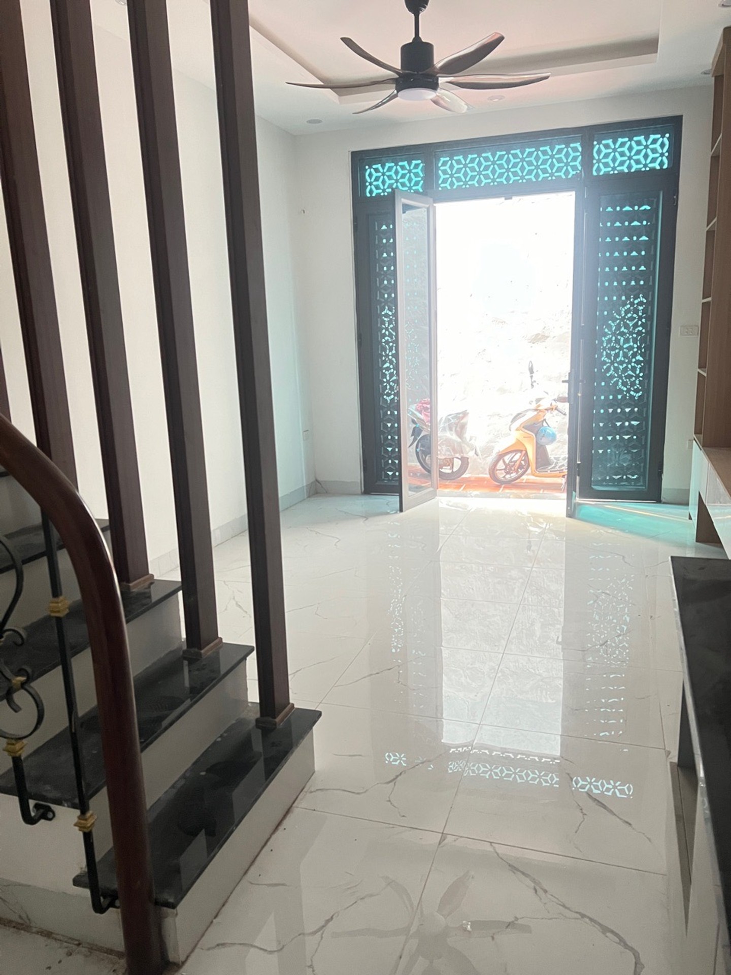 Bán nhà Tân Khai - diện tích 23m2 3 tầng - Ngõ ba gác - giá 3,8 tỷ