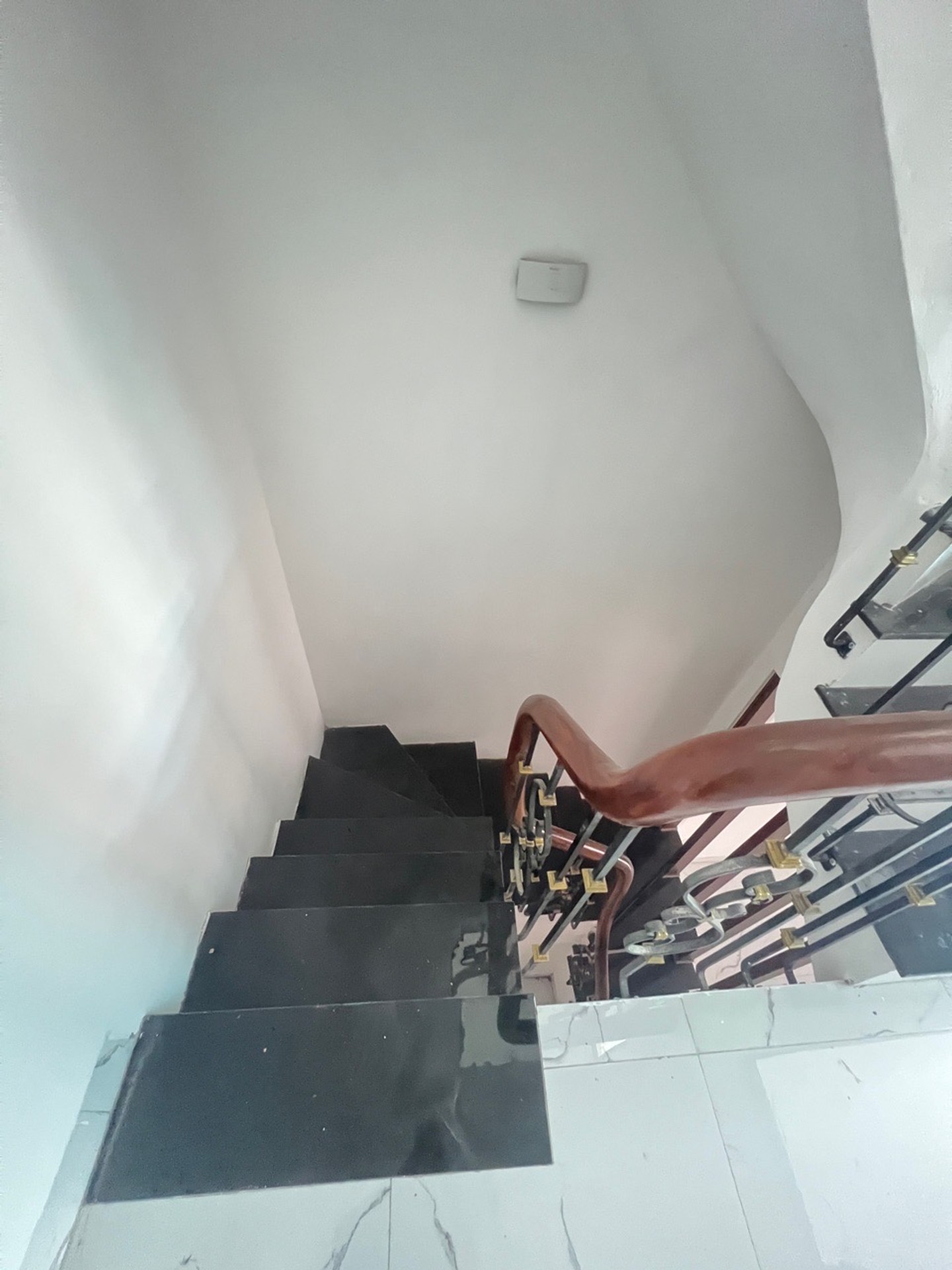 Bán nhà Tân Khai - diện tích 23m2 3 tầng - Ngõ ba gác - giá 3,8 tỷ