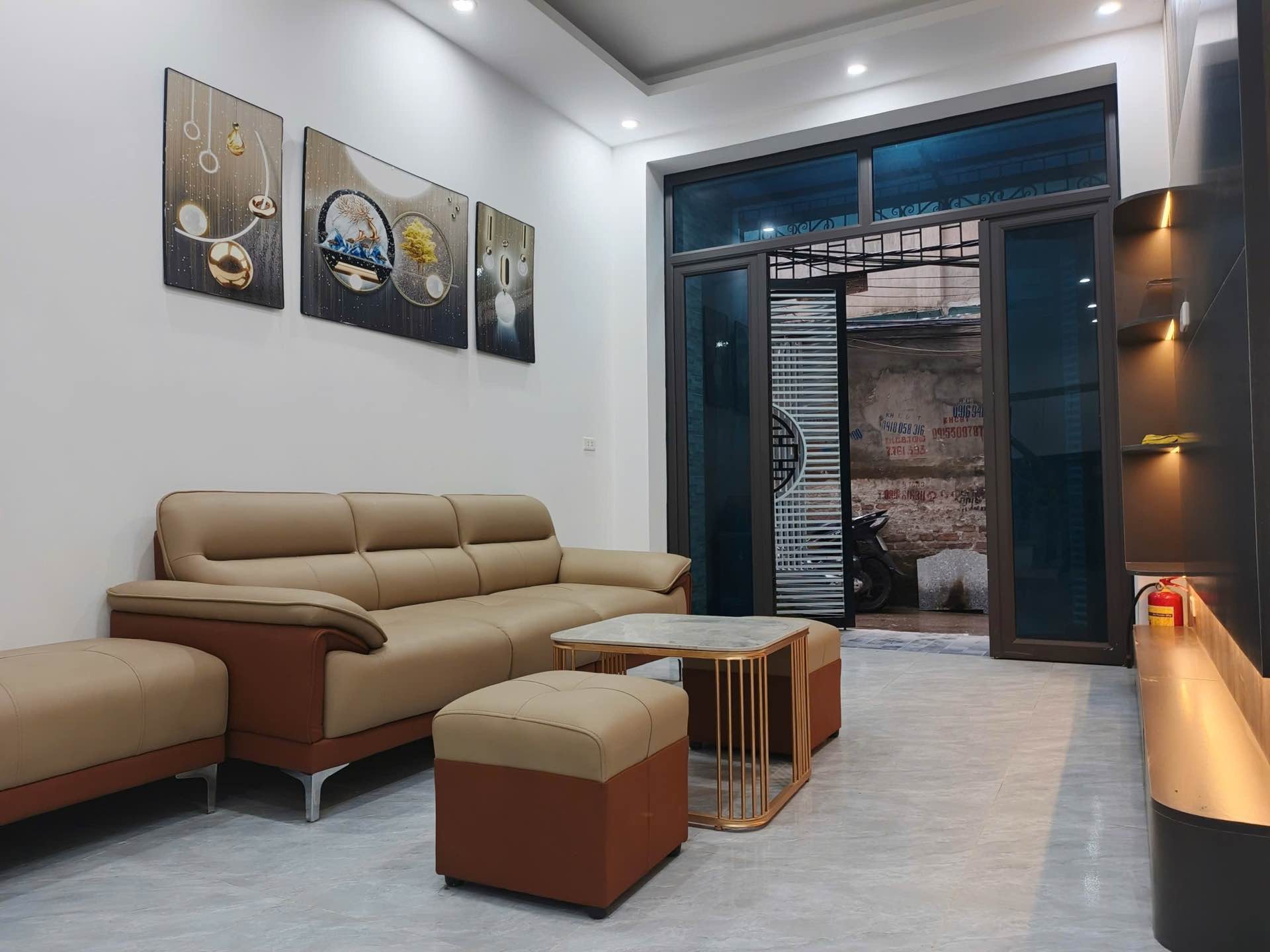 Bán nhà Tam Trinh - diện tích 34m2 4 tầng - Ngõ thông, gần ô tô - giá 9 tỷ