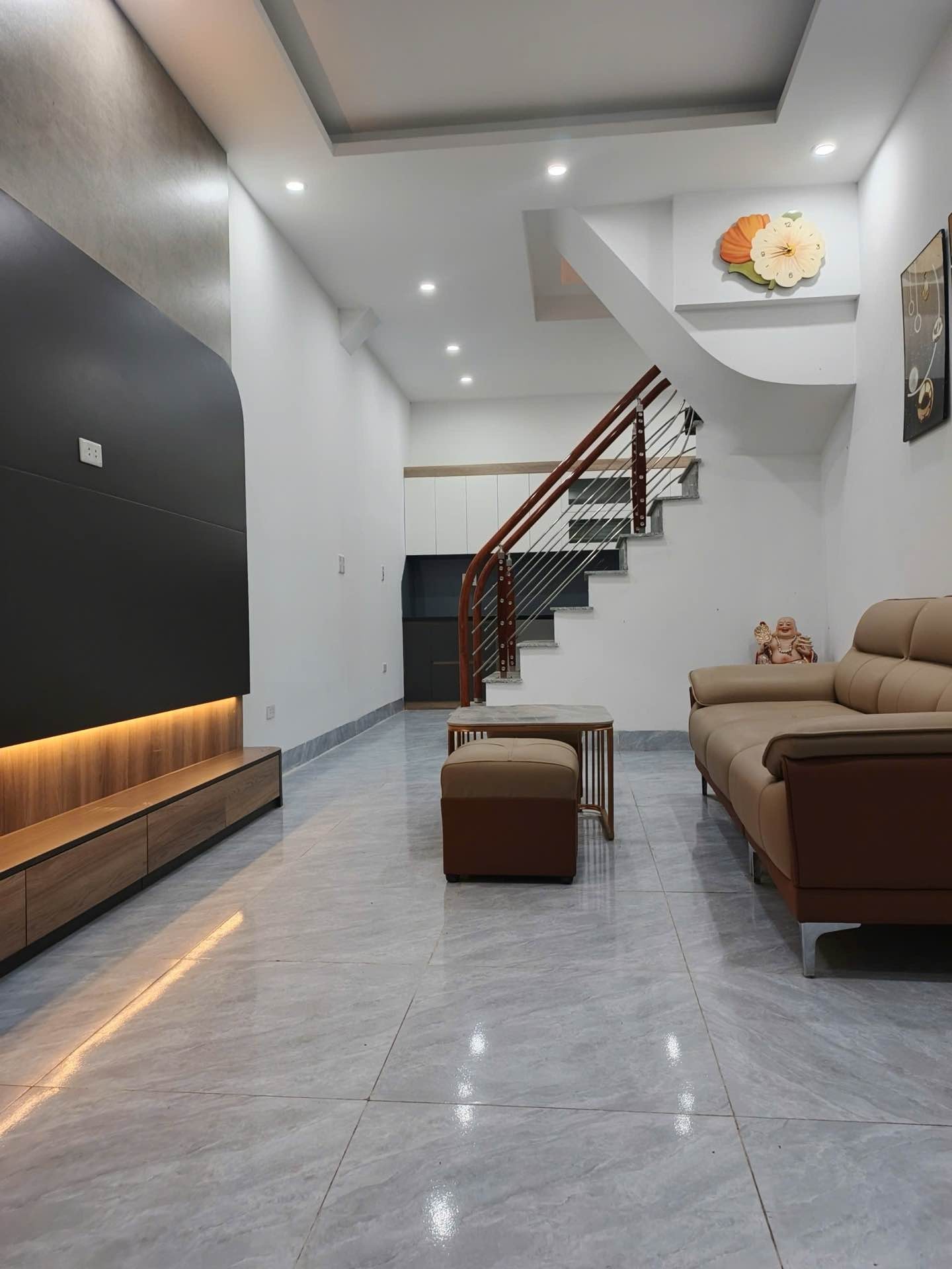 Bán nhà Tam Trinh - diện tích 34m2 4 tầng - Ngõ thông, gần ô tô - giá 9 tỷ