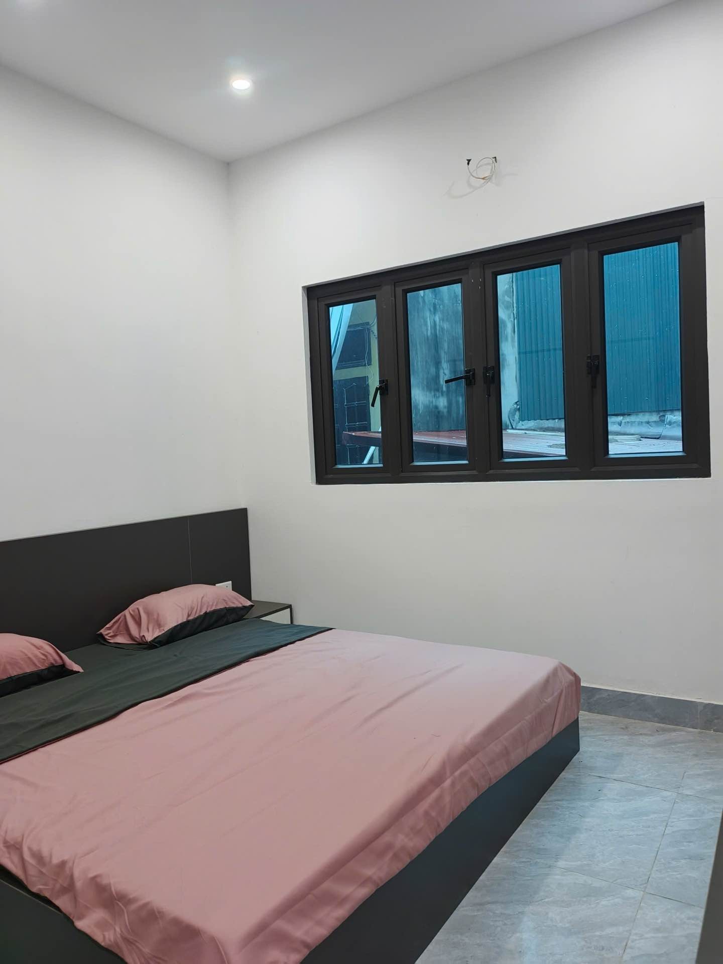 Bán nhà Tam Trinh - diện tích 34m2 4 tầng - Ngõ thông, gần ô tô - giá 9 tỷ