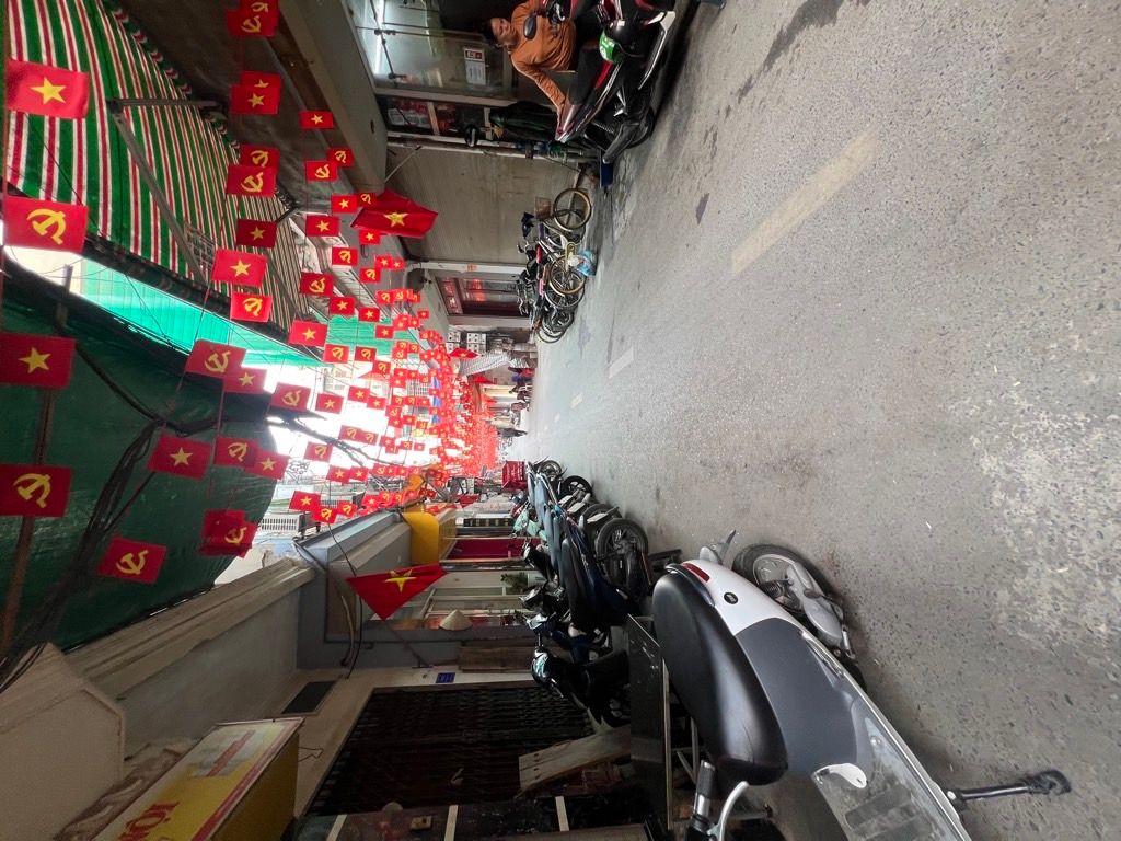 Bán nhà Tân Mai - diện tích 18m2 3 tầng - ô tô cách 3 nhà - giá 2,8 tỷ