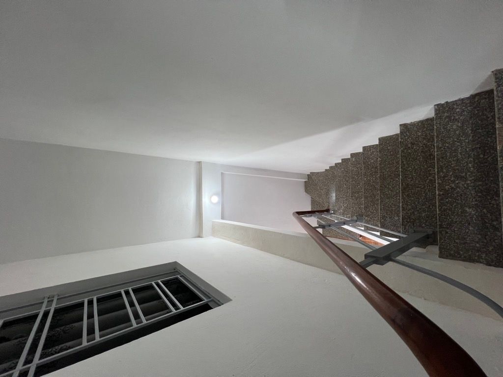 Bán nhà Tân Mai - diện tích 18m2 3 tầng - ô tô cách 3 nhà - giá 2,8 tỷ