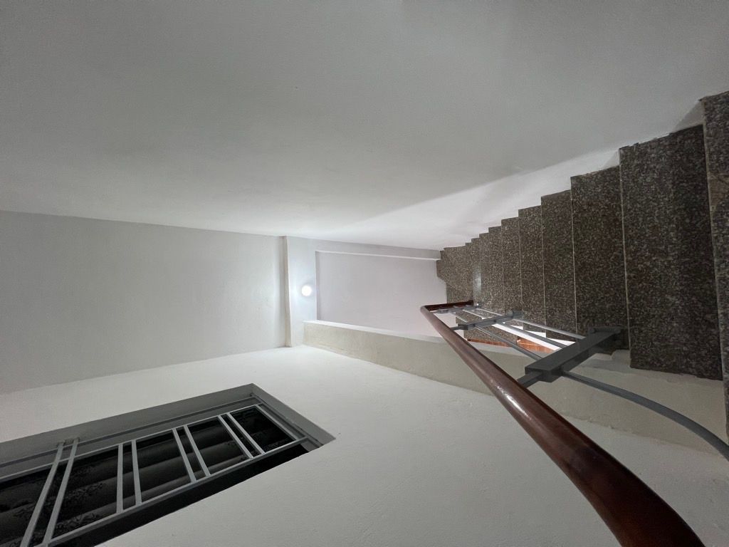 Bán nhà Tân Mai - diện tích 18m2 3 tầng - ô tô cách 3 nhà - giá 2,8 tỷ