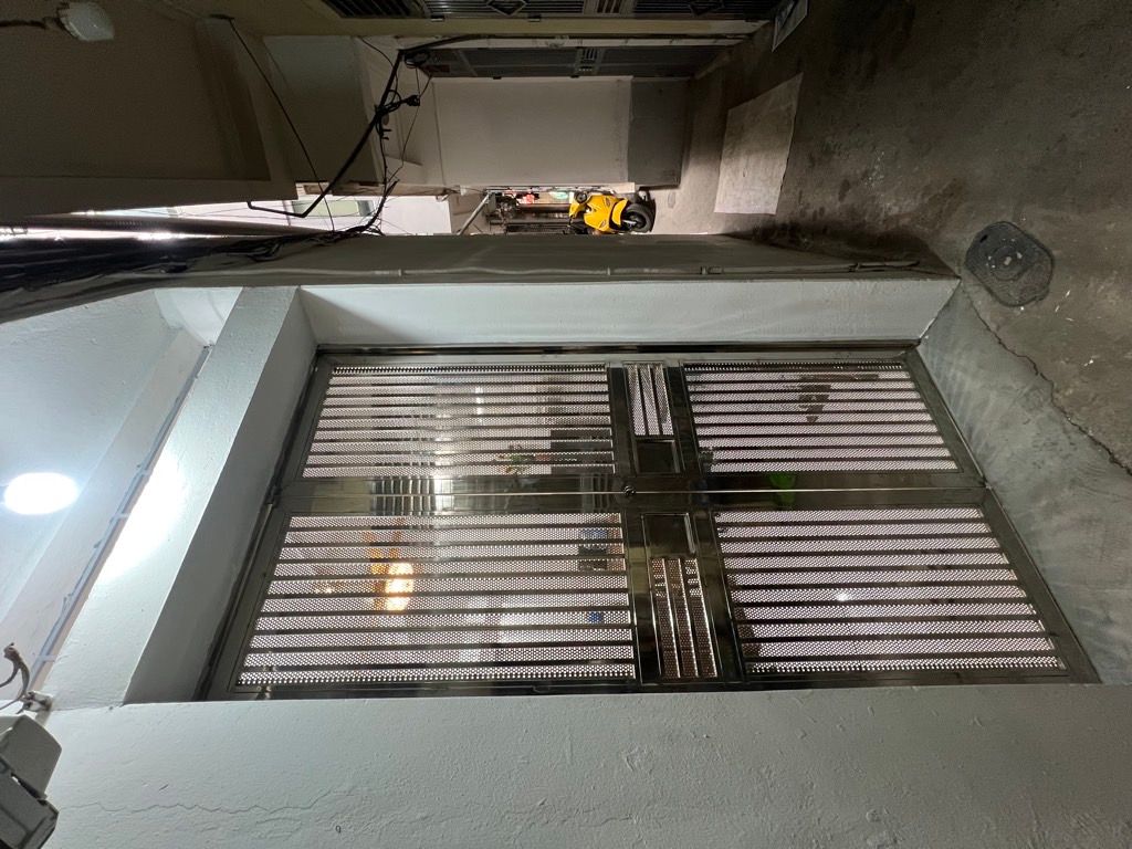 Bán nhà Tân Mai - diện tích 18m2 3 tầng - ô tô cách 3 nhà - giá 2,8 tỷ