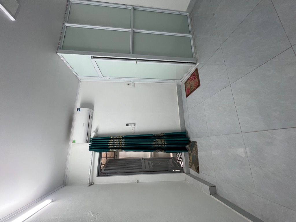 Bán nhà Tân Mai - diện tích 18m2 3 tầng - ô tô cách 3 nhà - giá 2,8 tỷ