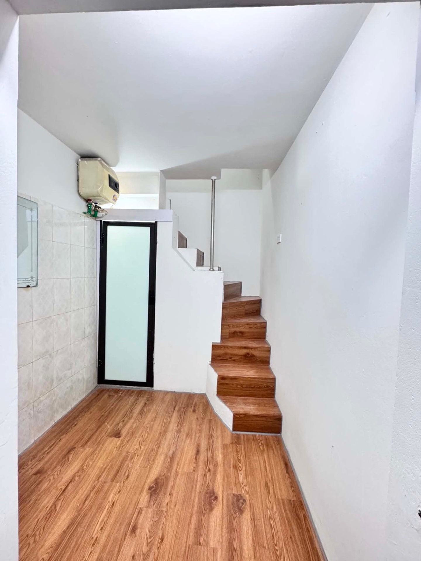Bán nhà Hồng Mai - diện tích 15m2 4 tầng - Nhà nhỏ xinh, cực kỳ phù hợp vợ chồng trẻ - giá 1,65 tỷ