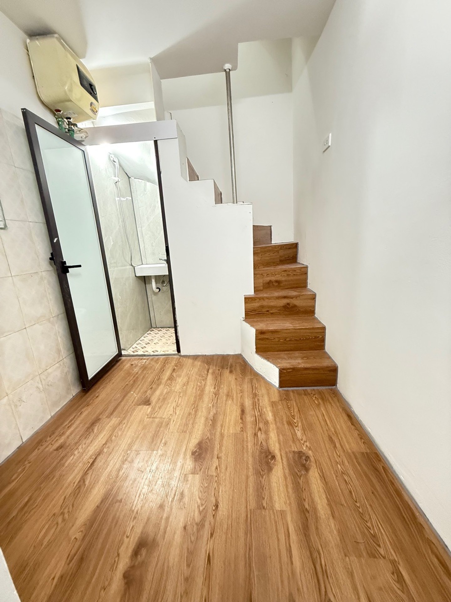 Bán nhà Hồng Mai - diện tích 15m2 4 tầng - Nhà nhỏ xinh, cực kỳ phù hợp vợ chồng trẻ - giá 1,65 tỷ