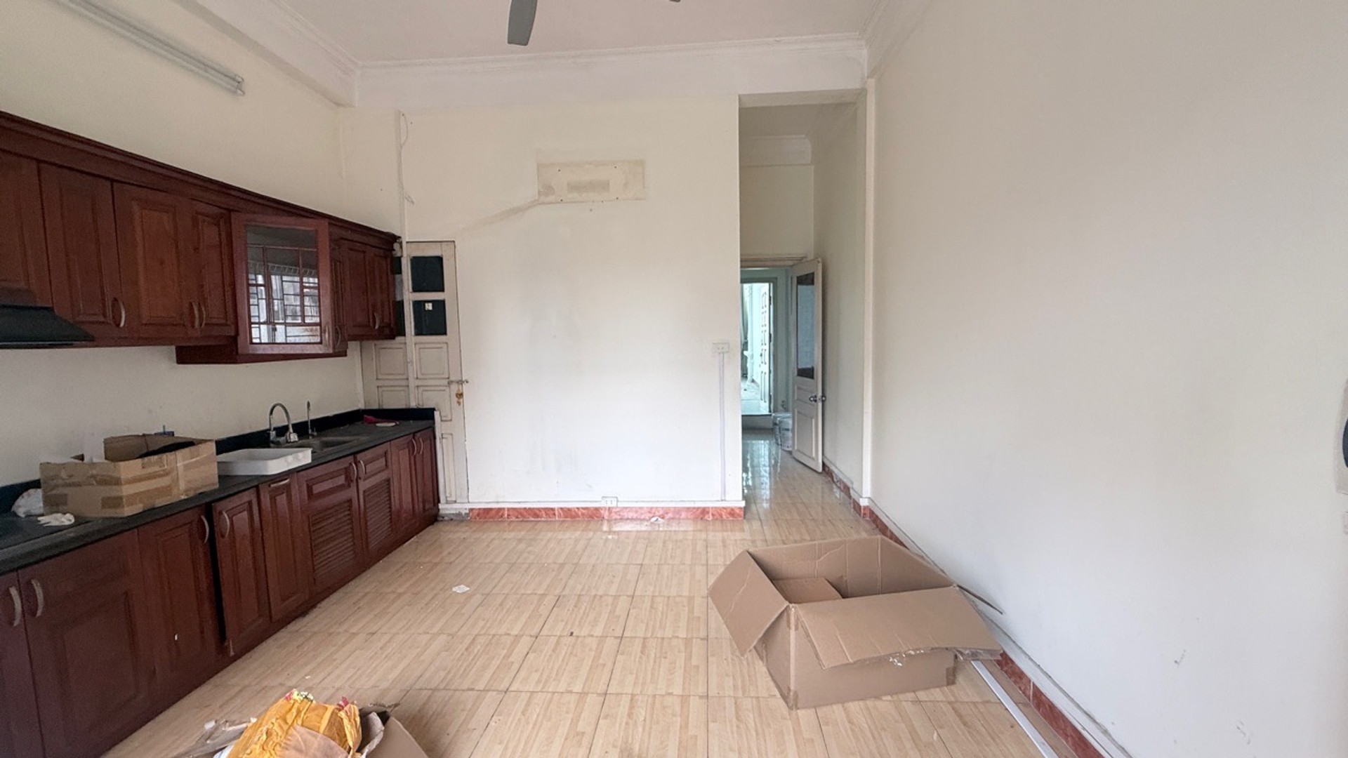 Bán nhà Kim Ngưu - diện tích 56m2 5 tầng - Mặt phố, ngõ ô tô tránh - giá 31 tỷ