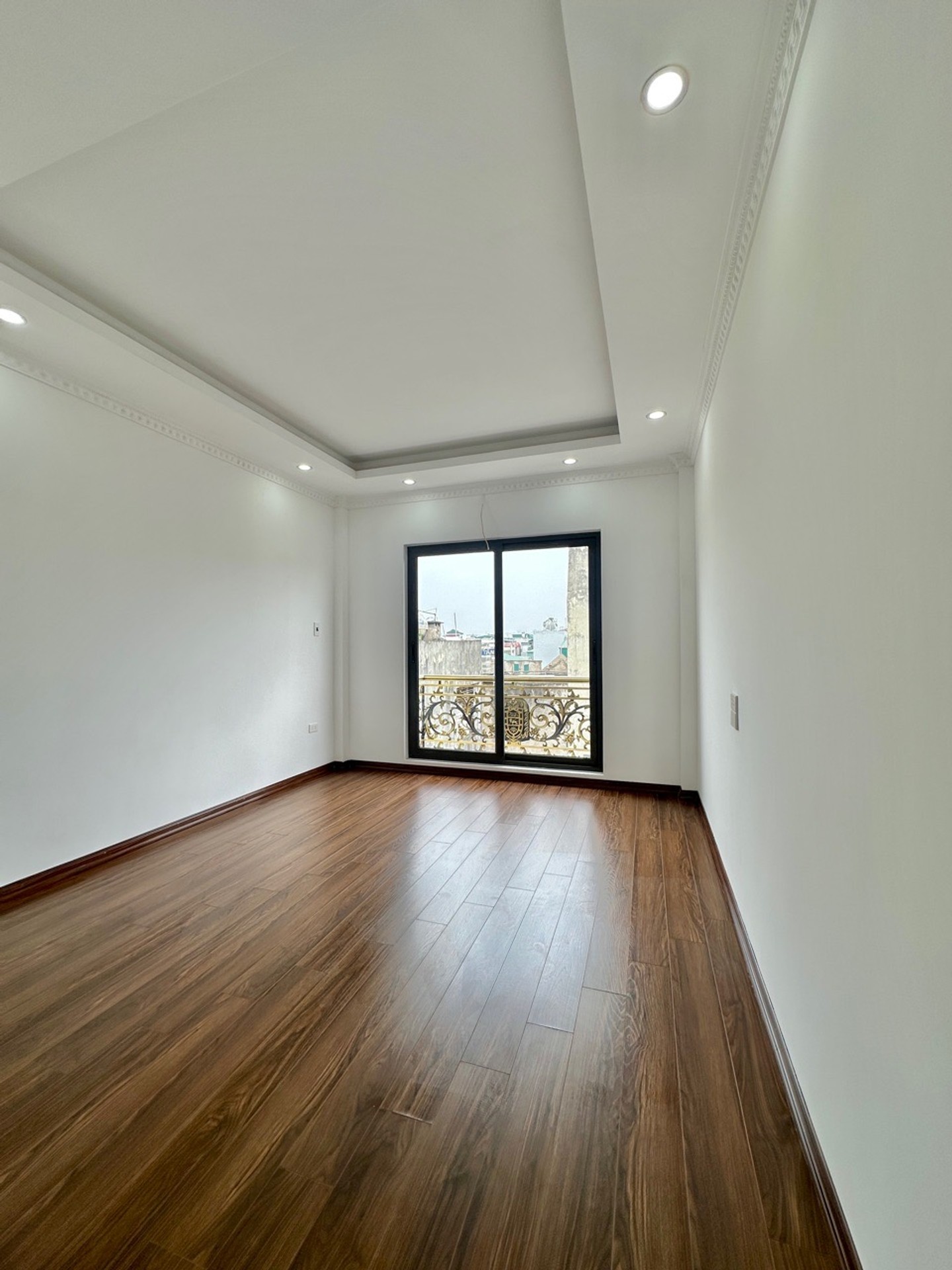 Bán nhà Lĩnh Nam - diện tích 30m2 6 tầng - Thang máy - giá 8,15 tỷ