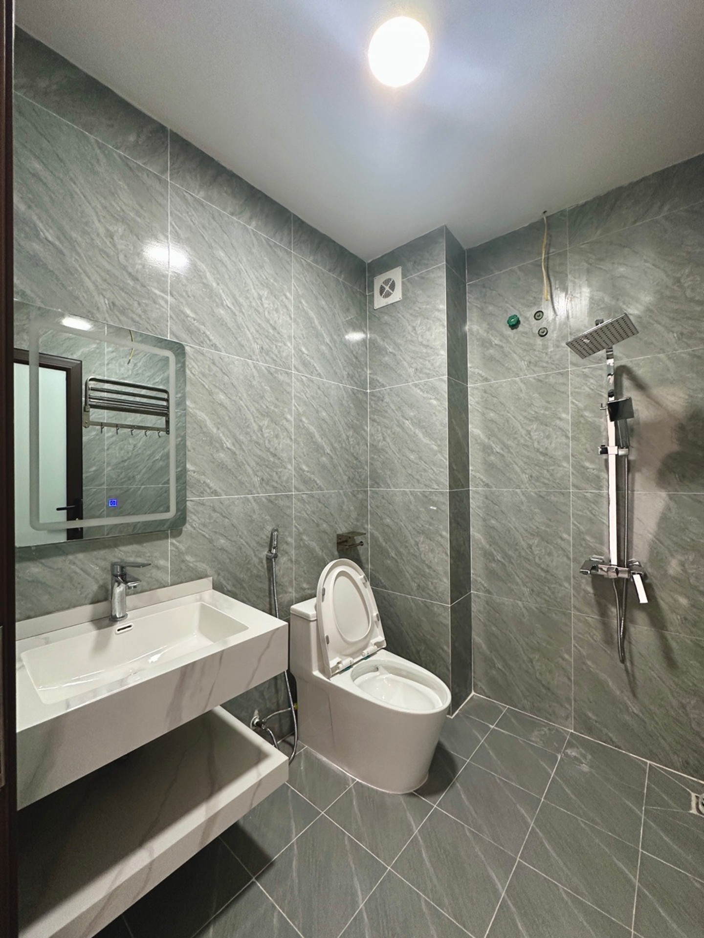 Bán nhà Lĩnh Nam - diện tích 30m2 6 tầng - Thang máy - giá 8,15 tỷ