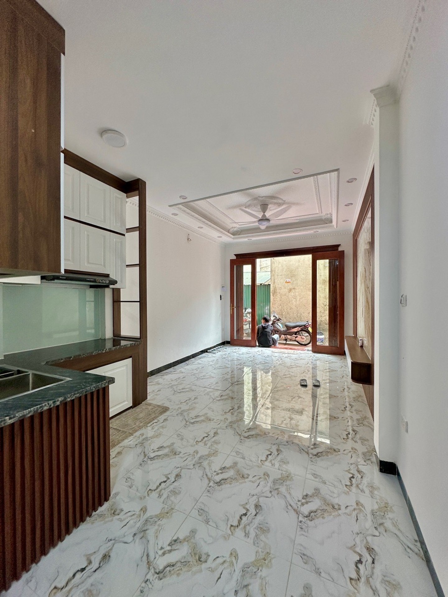 Bán nhà Lĩnh Nam - diện tích 30m2 6 tầng - Thang máy - giá 8,15 tỷ