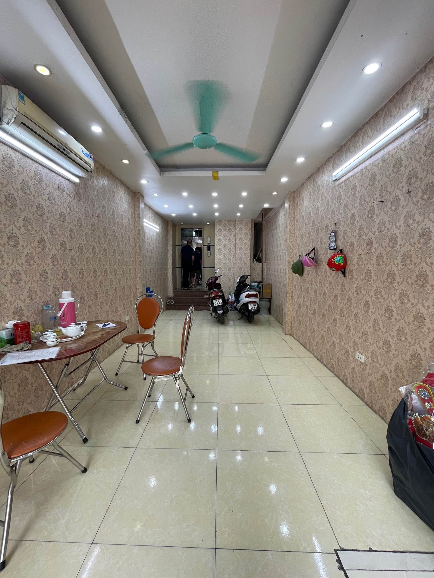 Bán nhà Thanh Nhàn - diện tích 36m2 7 tầng - Mặt phố kinh doanh sầm uất - giá 25,5 tỷ