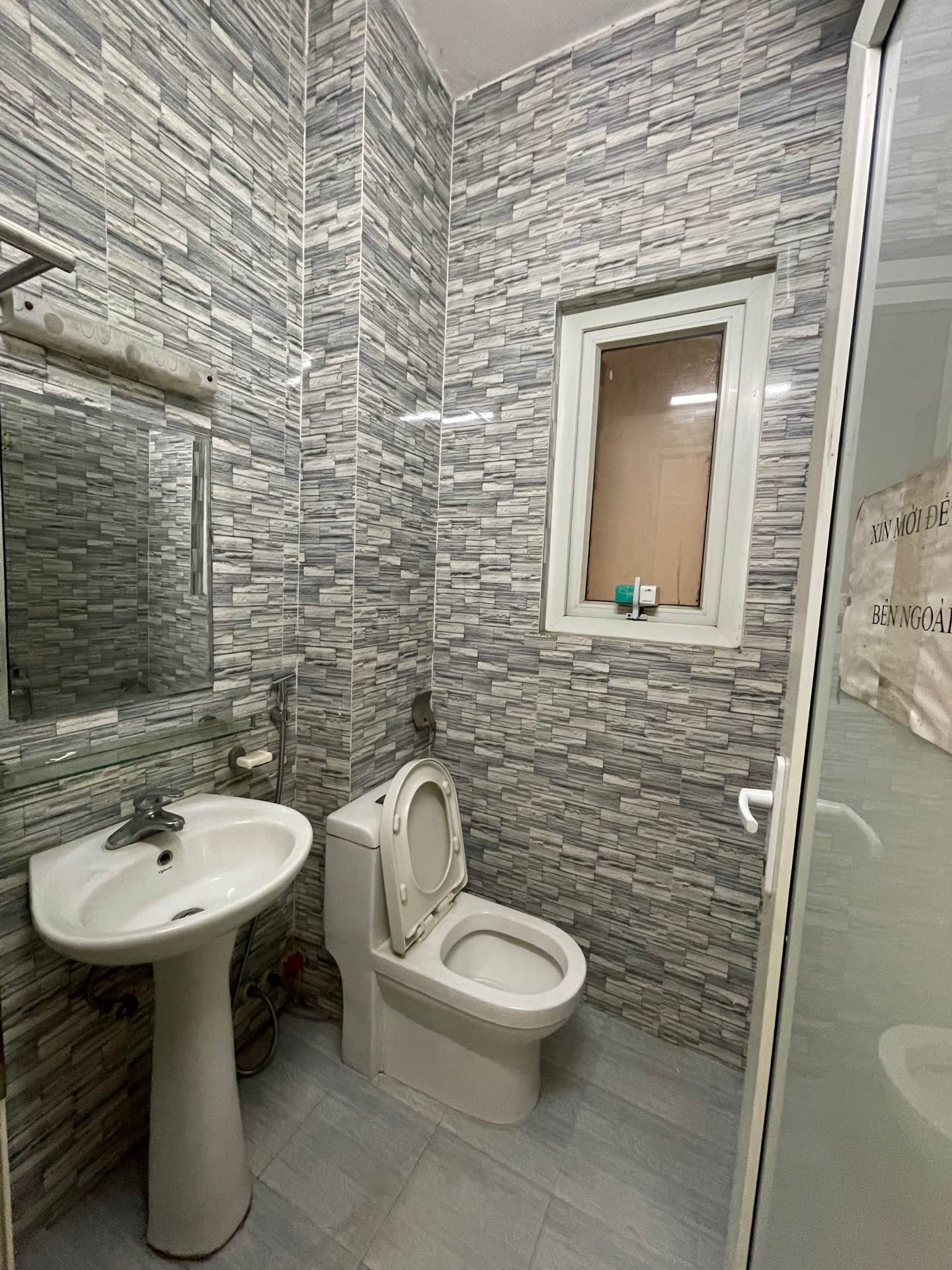 Bán nhà Thanh Nhàn - diện tích 36m2 7 tầng - Mặt phố kinh doanh sầm uất - giá 25,5 tỷ