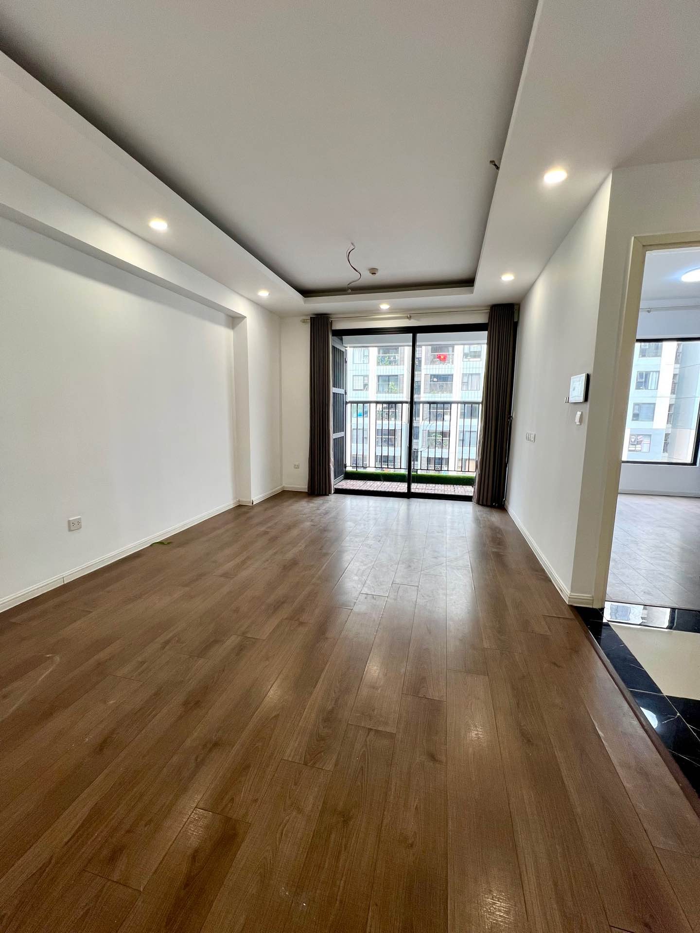 Bán nhà Minh Khai - diện tích 77m2 18 tầng - Chung cư đẹp hiếm có - giá 8,5 tỷ
