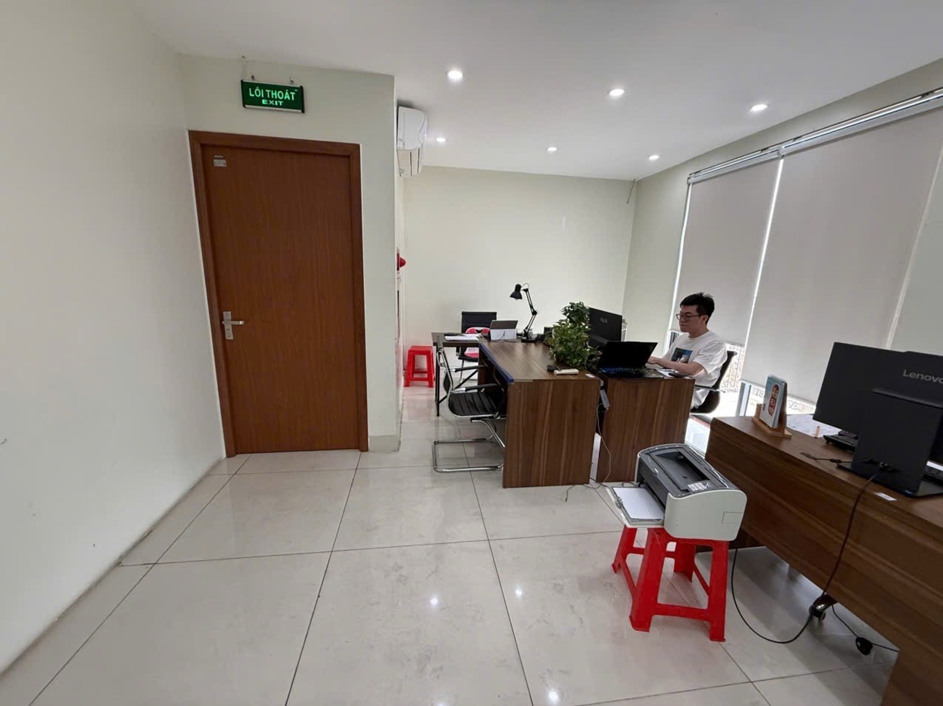 Bán nhà Nguyễn Xiển - diện tích 225m2 5 tầng - Mặt phố lớn, vỉa hè rộng - giá 99 tỷ