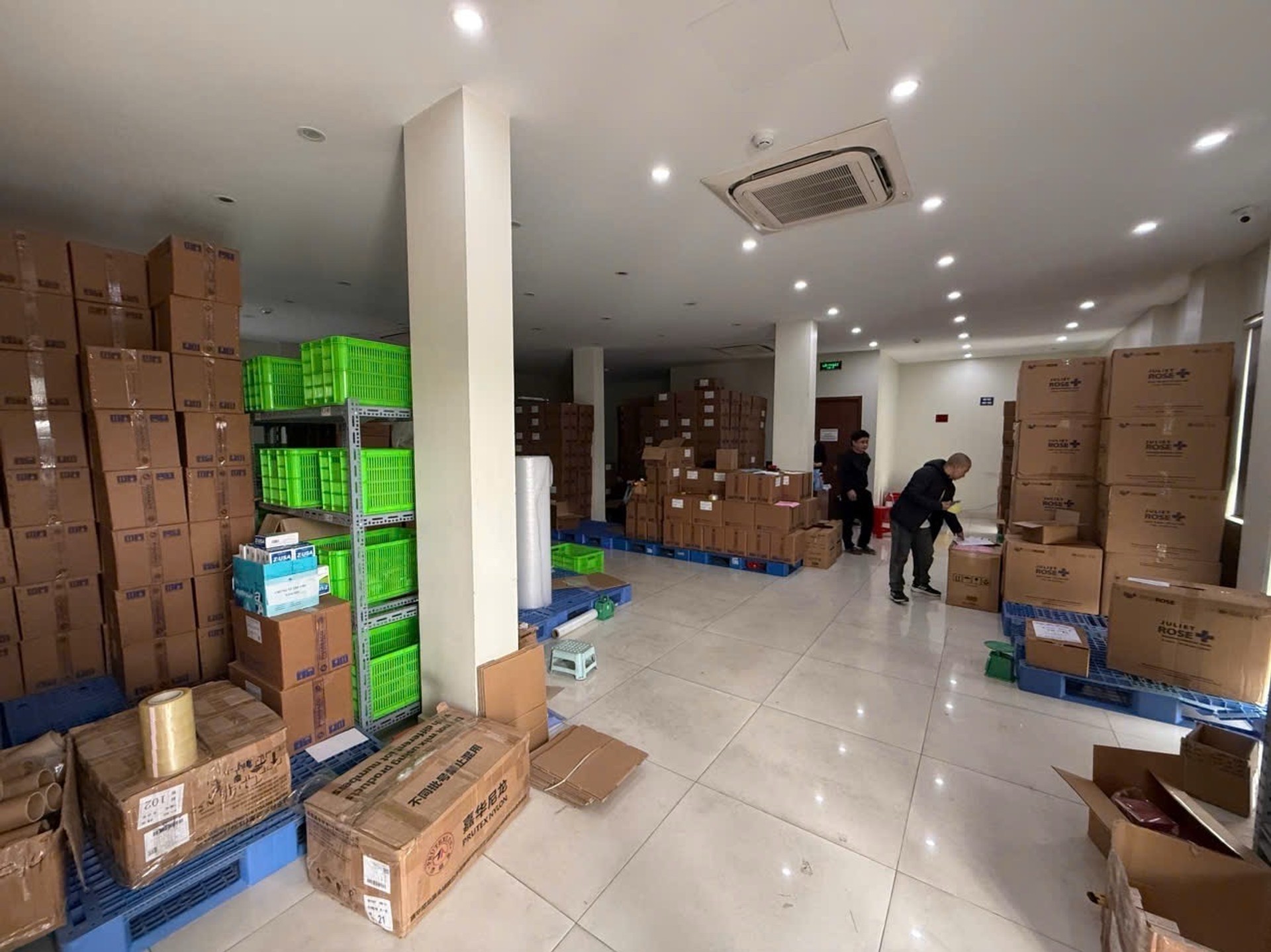 Bán nhà Nguyễn Xiển - diện tích 225m2 5 tầng - Mặt phố lớn, vỉa hè rộng - giá 99 tỷ