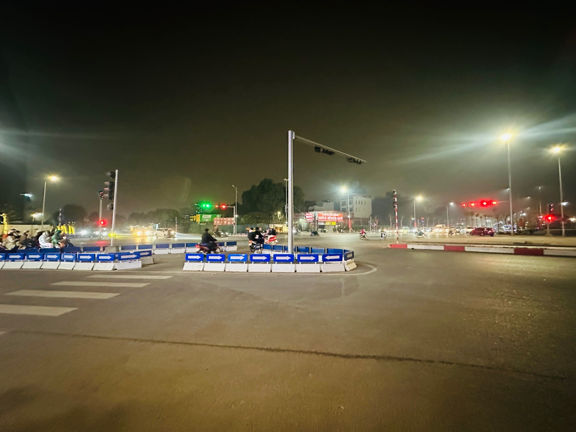 Bán nhà Lê Quang Đạo - diện tích 166.5m2 5 tầng - Mặt tiền 8m - giá 100 tỷ