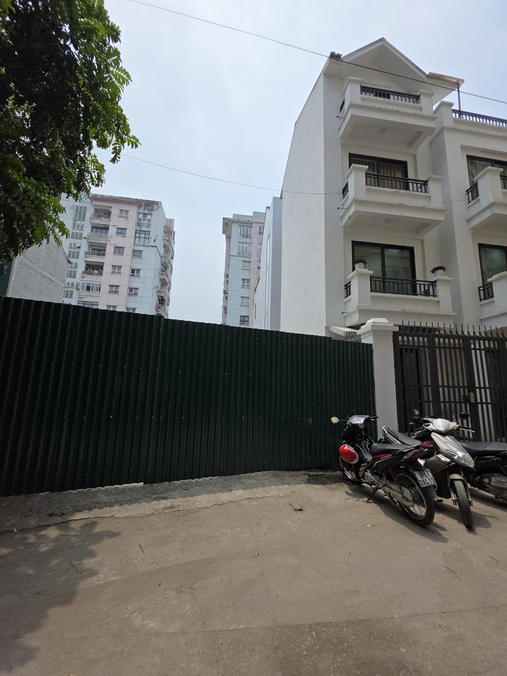 Bán nhà Mễ Trì Thượng - diện tích 105.6m2 1 tầng - Ô TÔ - giá 31,5 tỷ