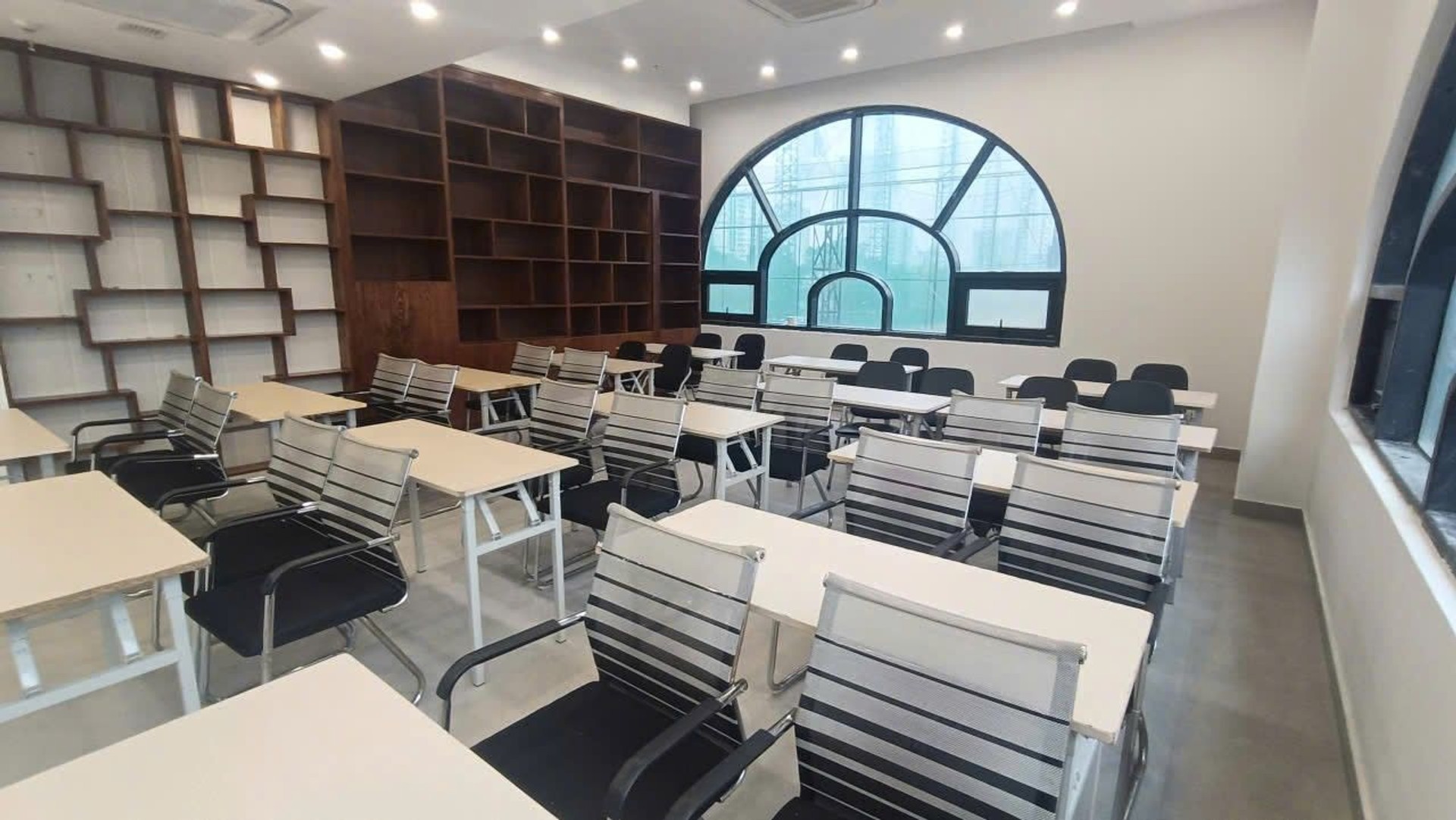 Bán nhà Đại Từ - diện tích 90m2 2 tầng - Căn góc 2 mặt tiền - giá 20 tỷ