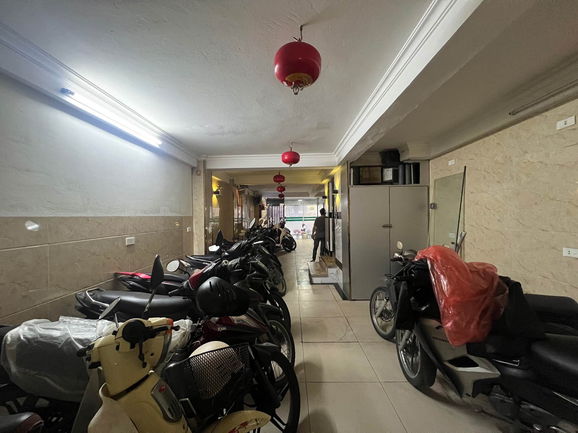 Bán nhà Pháo Đài Láng - diện tích 68m2 9 tầng - Lô góc 2 mặt thoáng - giá 36,8 tỷ