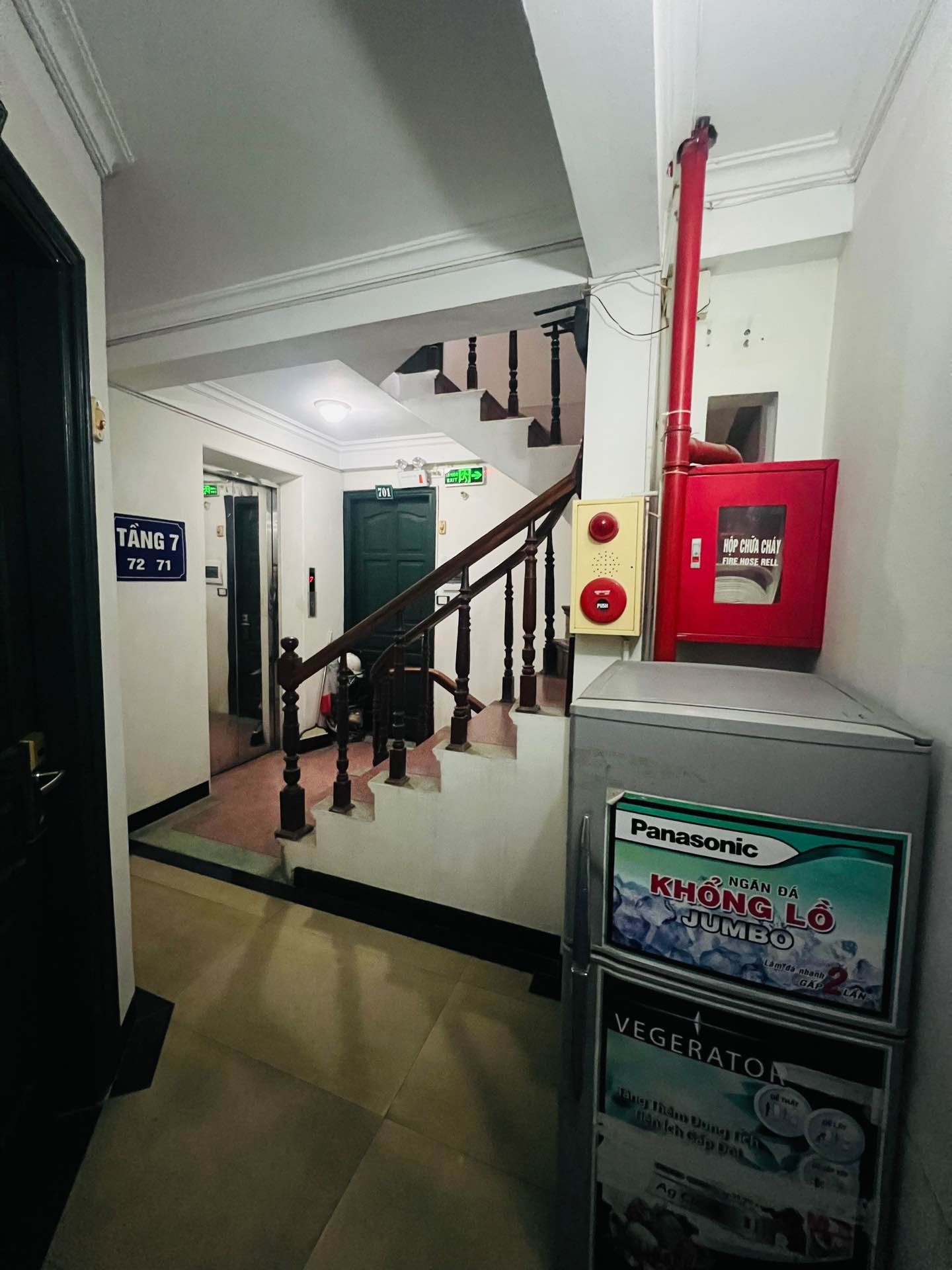 Bán nhà Pháo Đài Láng - diện tích 68m2 9 tầng - Lô góc 2 mặt thoáng - giá 36,8 tỷ