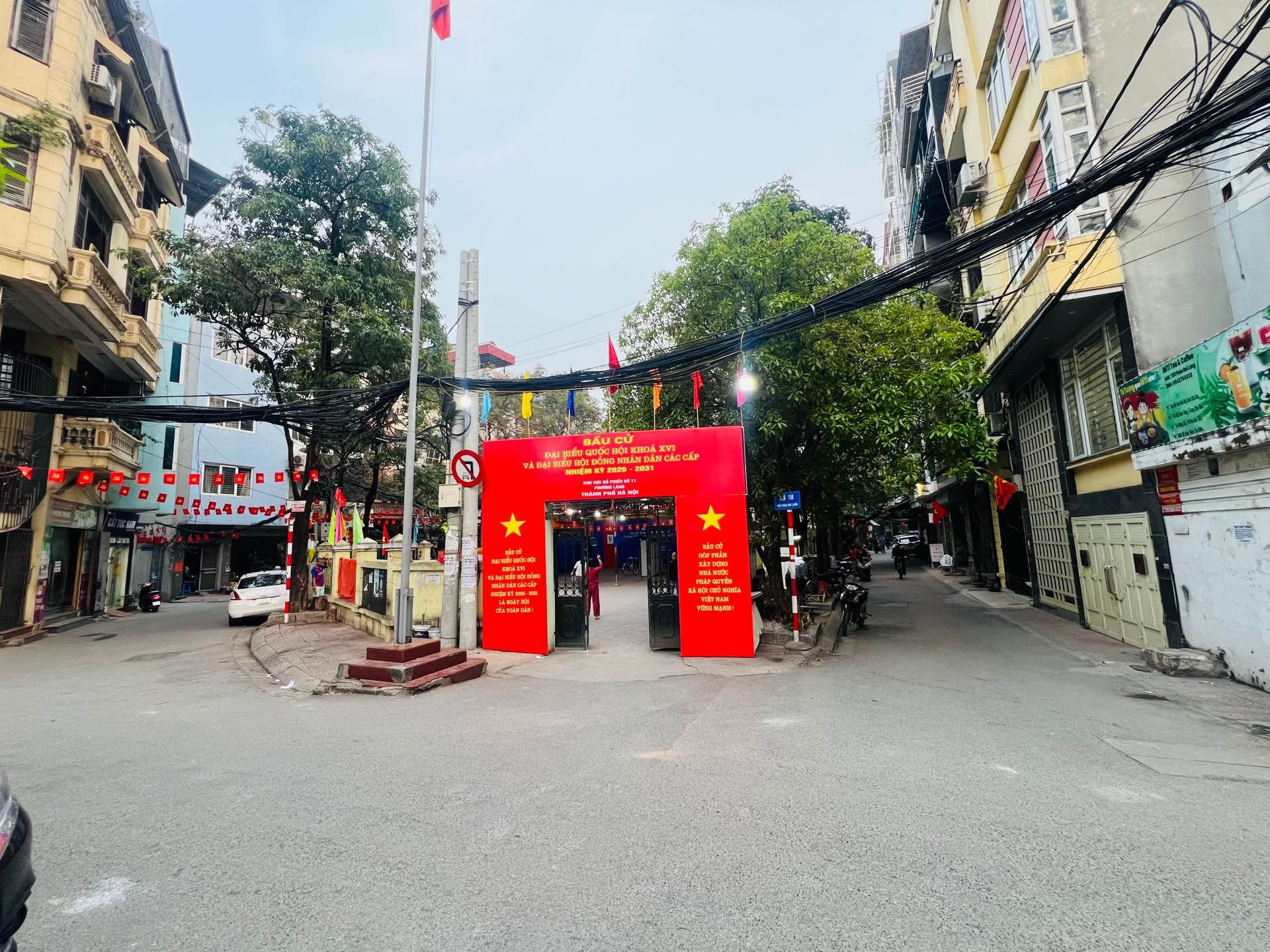 Bán nhà Pháo Đài Láng - diện tích 68m2 9 tầng - Lô góc 2 mặt thoáng - giá 36,8 tỷ