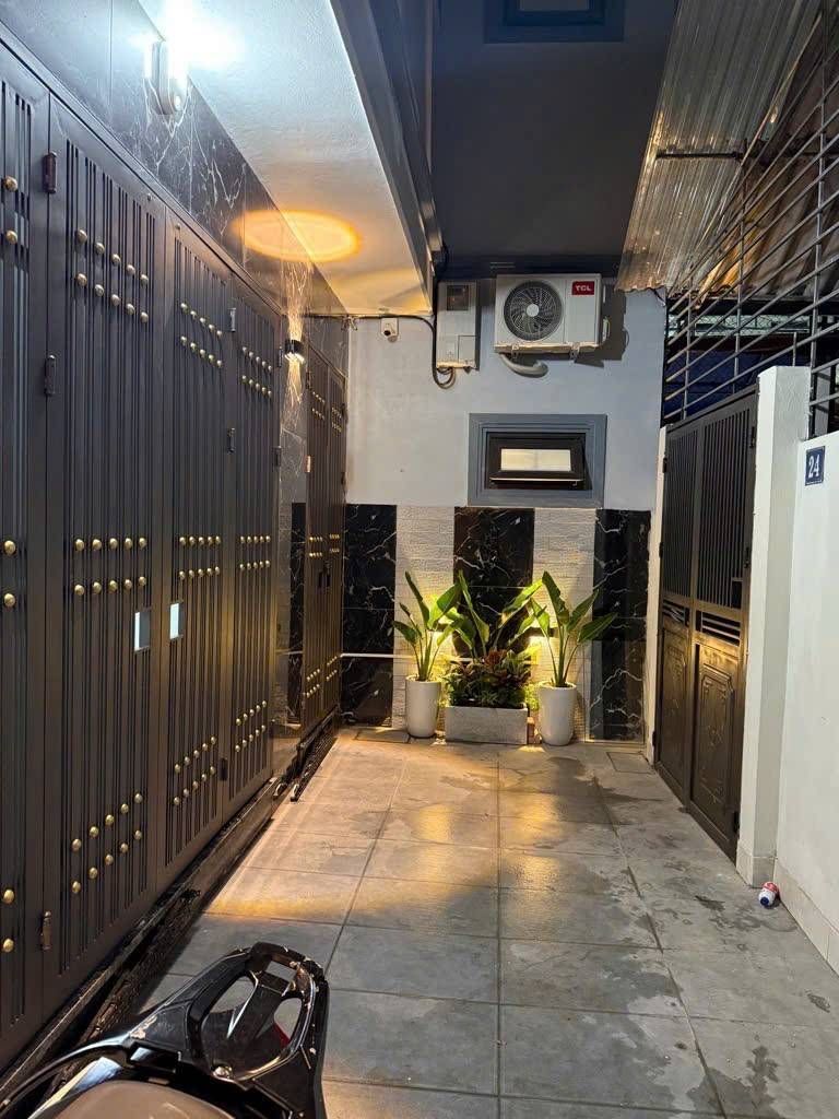 Bán nhà Hồng Mai - diện tích 61m2 5 tầng - Lô góc 3 mặt thoáng - giá 15,4 tỷ