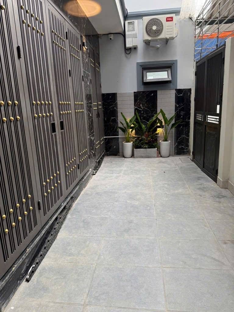 Bán nhà Hồng Mai - diện tích 61m2 5 tầng - Lô góc 3 mặt thoáng - giá 15,4 tỷ