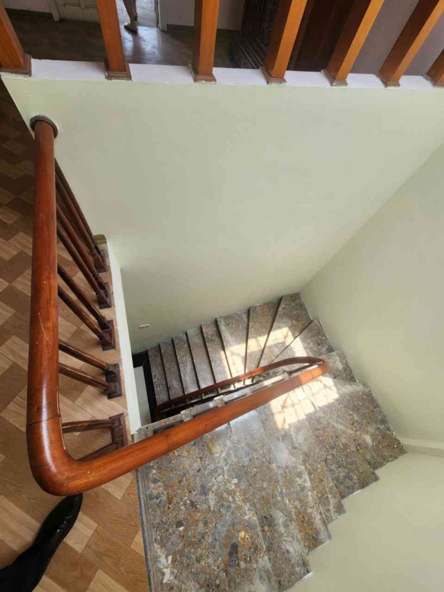 Bán nhà Lĩnh Nam - diện tích 36m2 5 tầng - Lô góc thoáng sáng - giá 8,6 tỷ
