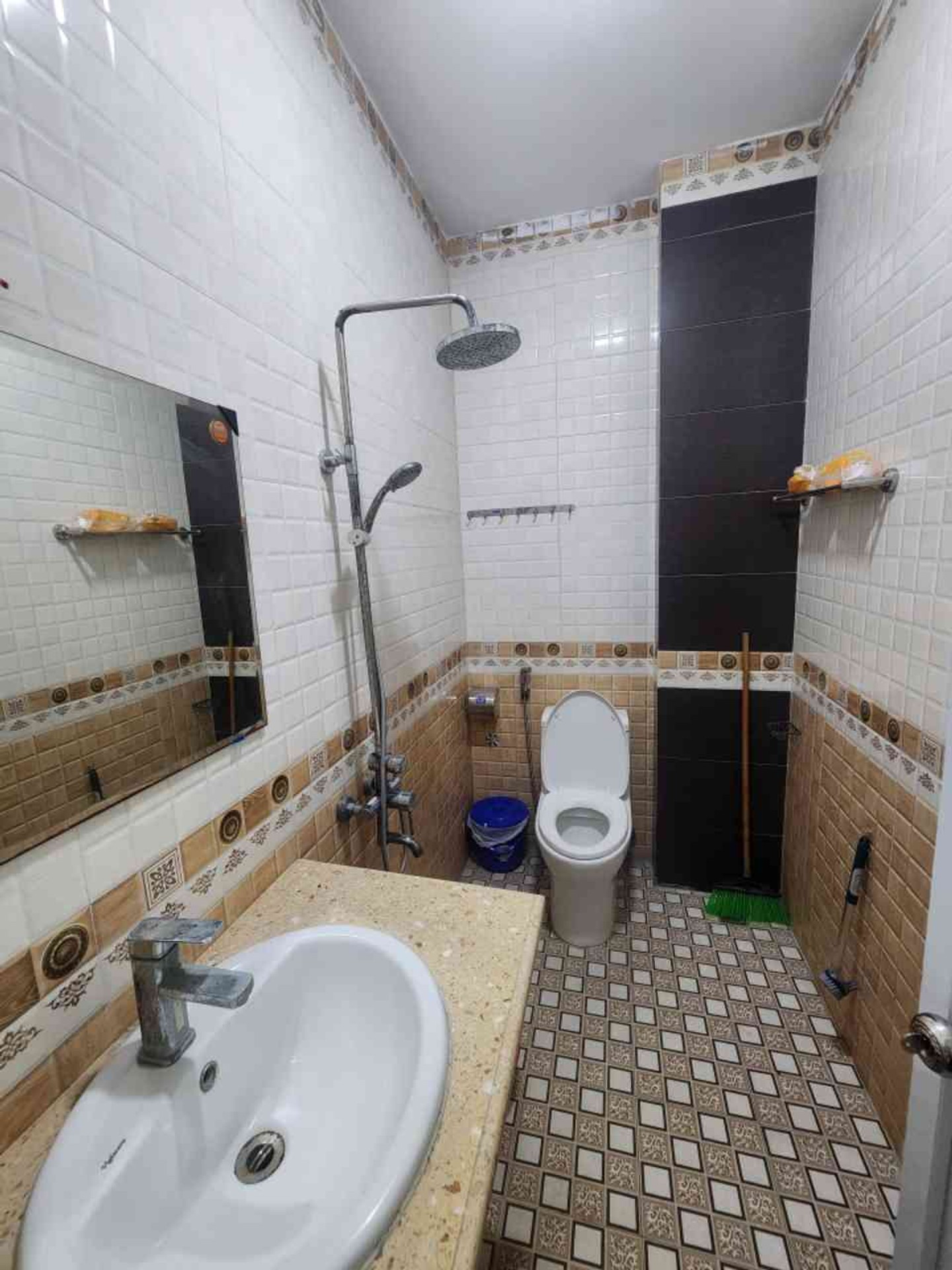 Bán nhà Lĩnh Nam - diện tích 36m2 5 tầng - Lô góc thoáng sáng - giá 8,6 tỷ