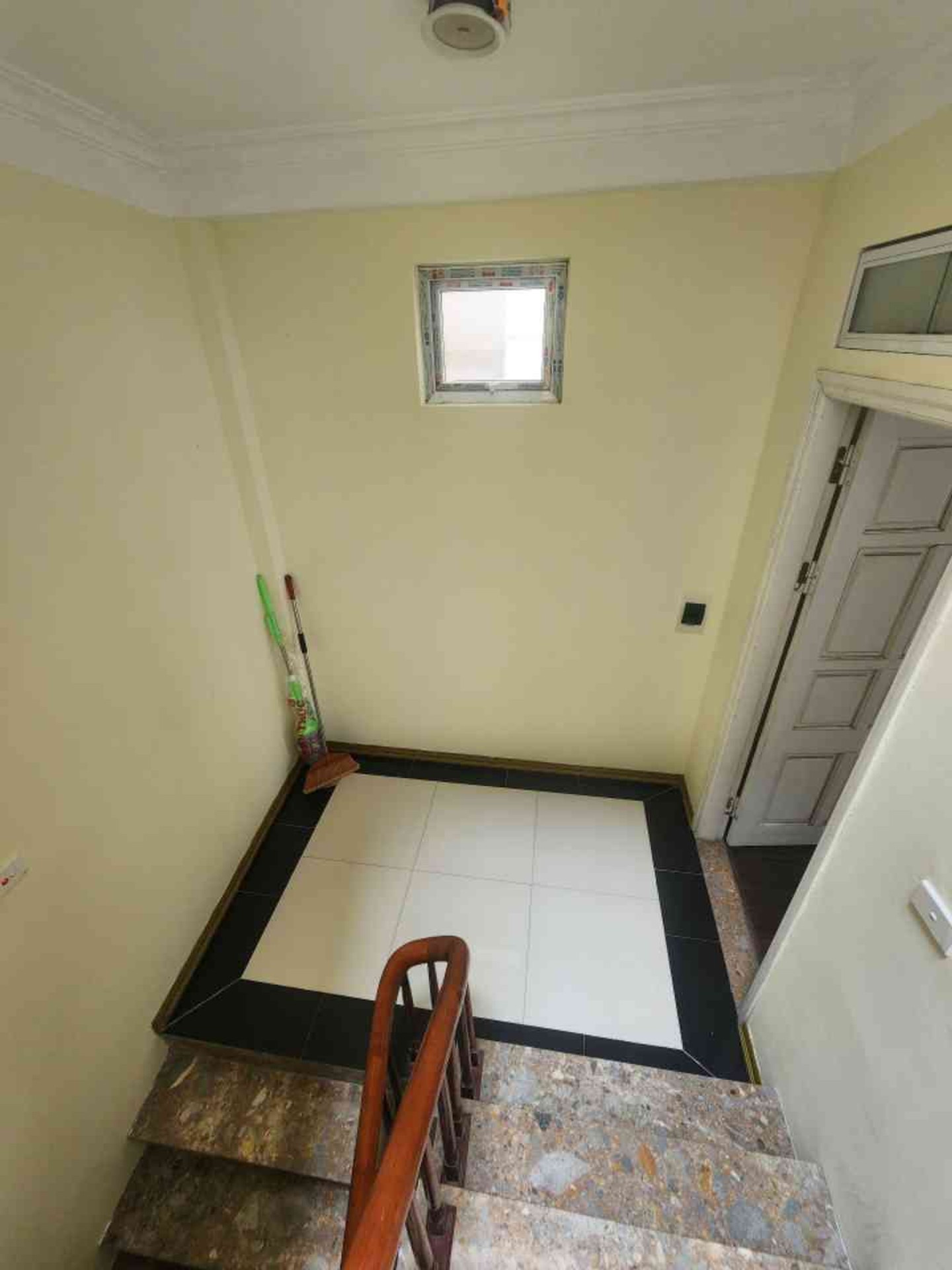 Bán nhà Lĩnh Nam - diện tích 36m2 5 tầng - Lô góc thoáng sáng - giá 8,6 tỷ