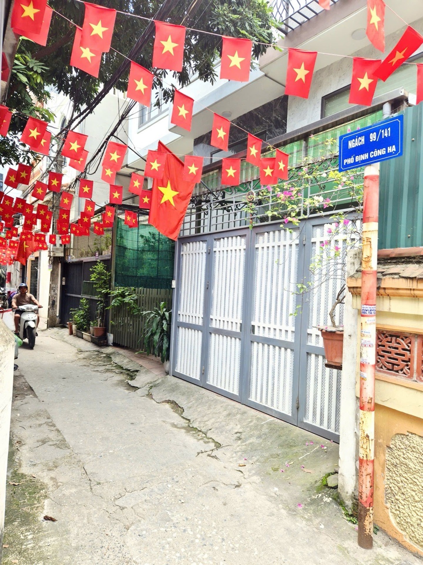 Bán nhà Định Công Hạ - diện tích 35m2 4 tầng - Ô tô cách 20m - giá 7,8 tỷ