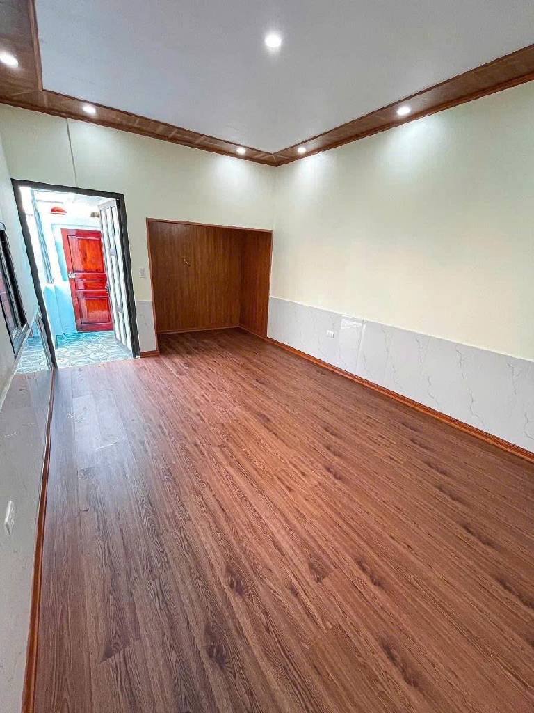 Bán nhà Hoàng Mai - diện tích 47m2 5 tầng - Ô tô đỗ ngay trước cổng - giá 8,4 tỷ