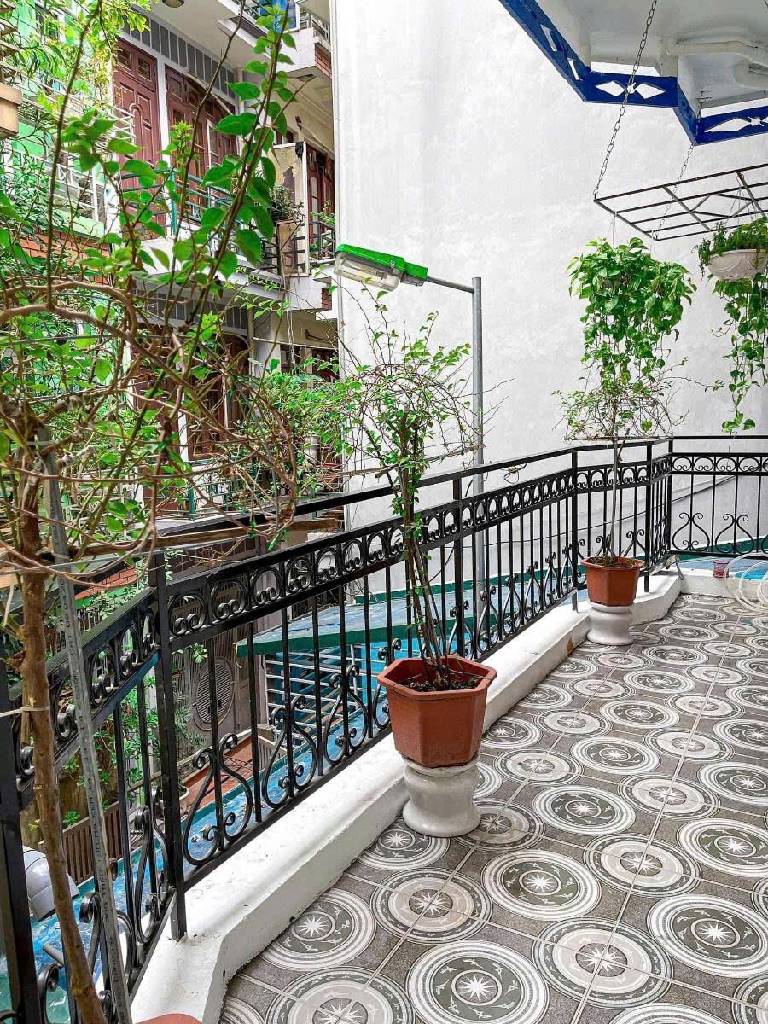 Bán nhà Hoàng Mai - diện tích 47m2 5 tầng - Ô tô đỗ ngay trước cổng - giá 8,4 tỷ