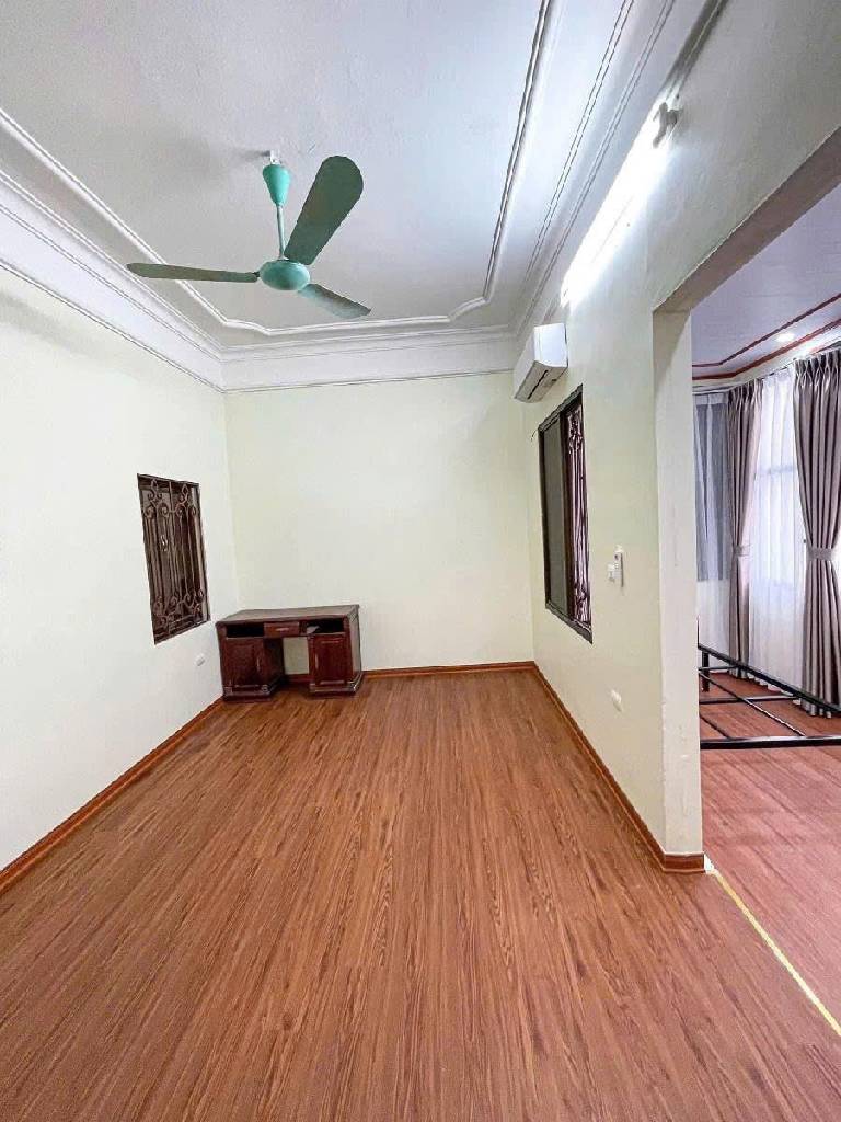 Bán nhà Hoàng Mai - diện tích 47m2 5 tầng - Ô tô đỗ ngay trước cổng - giá 8,4 tỷ