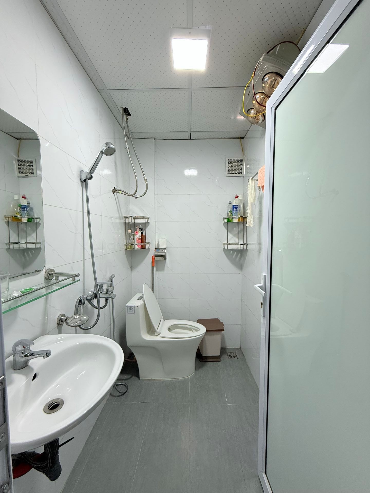 Bán nhà Kim Ngưu - diện tích 35m2 4 tầng - Gần phố, ô tô tránh - giá 10 tỷ