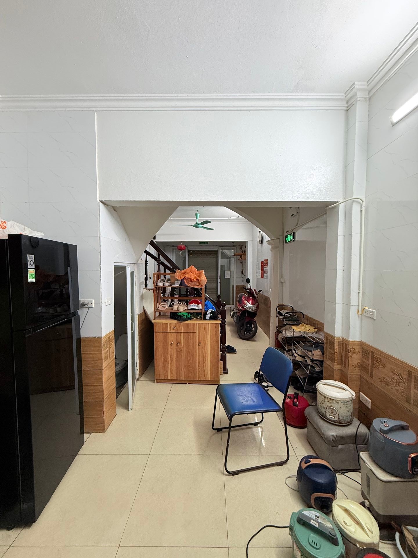 Bán nhà Kim Ngưu - diện tích 35m2 4 tầng - Gần phố, ô tô tránh - giá 10 tỷ