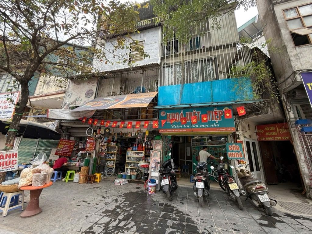 Bán nhà Thanh Nhàn - diện tích 198m2 5 tầng - Nhà mặt phố trung tâm - giá 108 tỷ