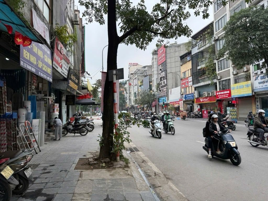 Bán nhà Thanh Nhàn - diện tích 198m2 5 tầng - Nhà mặt phố trung tâm - giá 108 tỷ