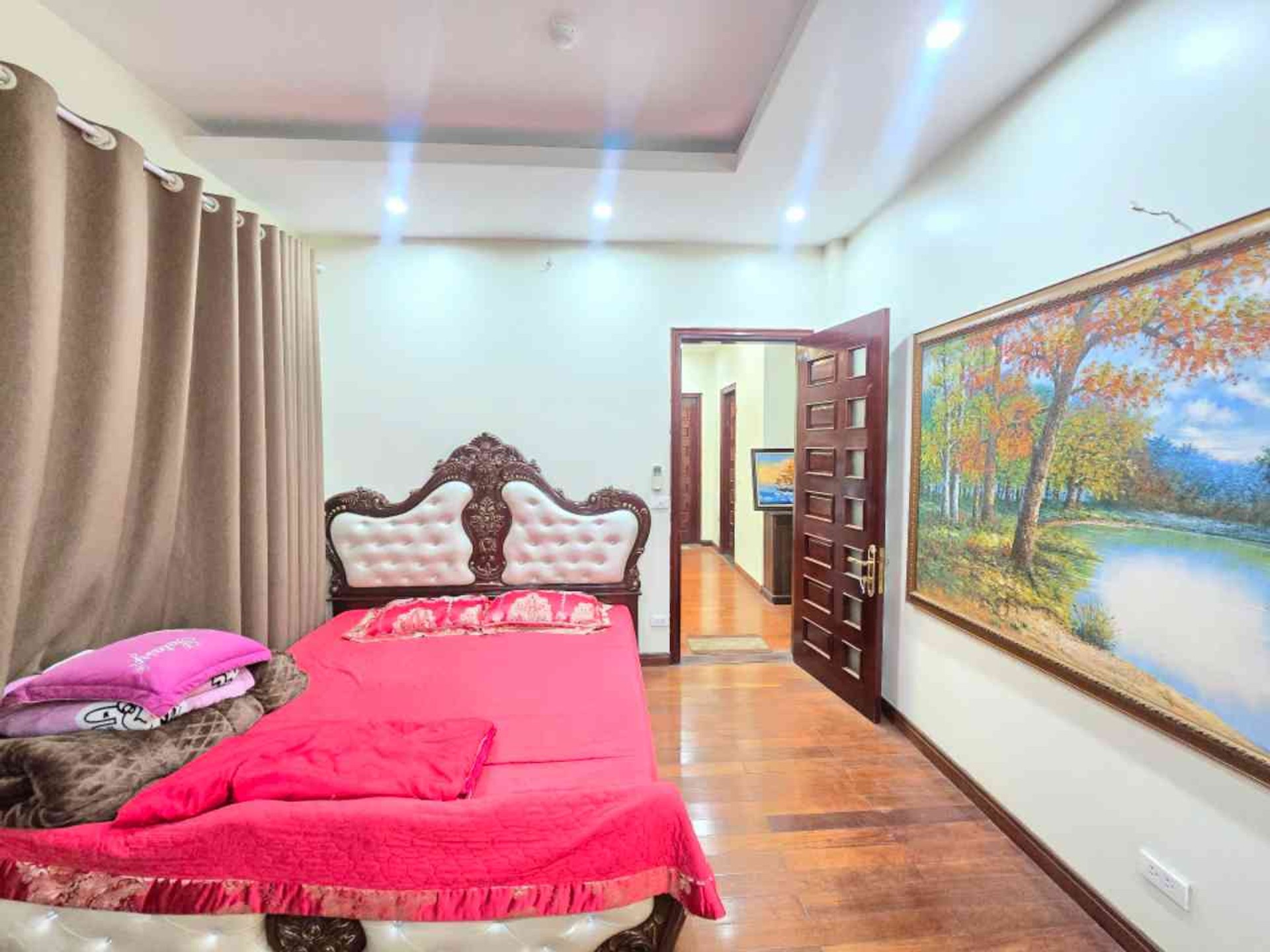 Bán nhà BT5 - diện tích 200m2 5 tầng - Thang máy xịn - giá 78 tỷ