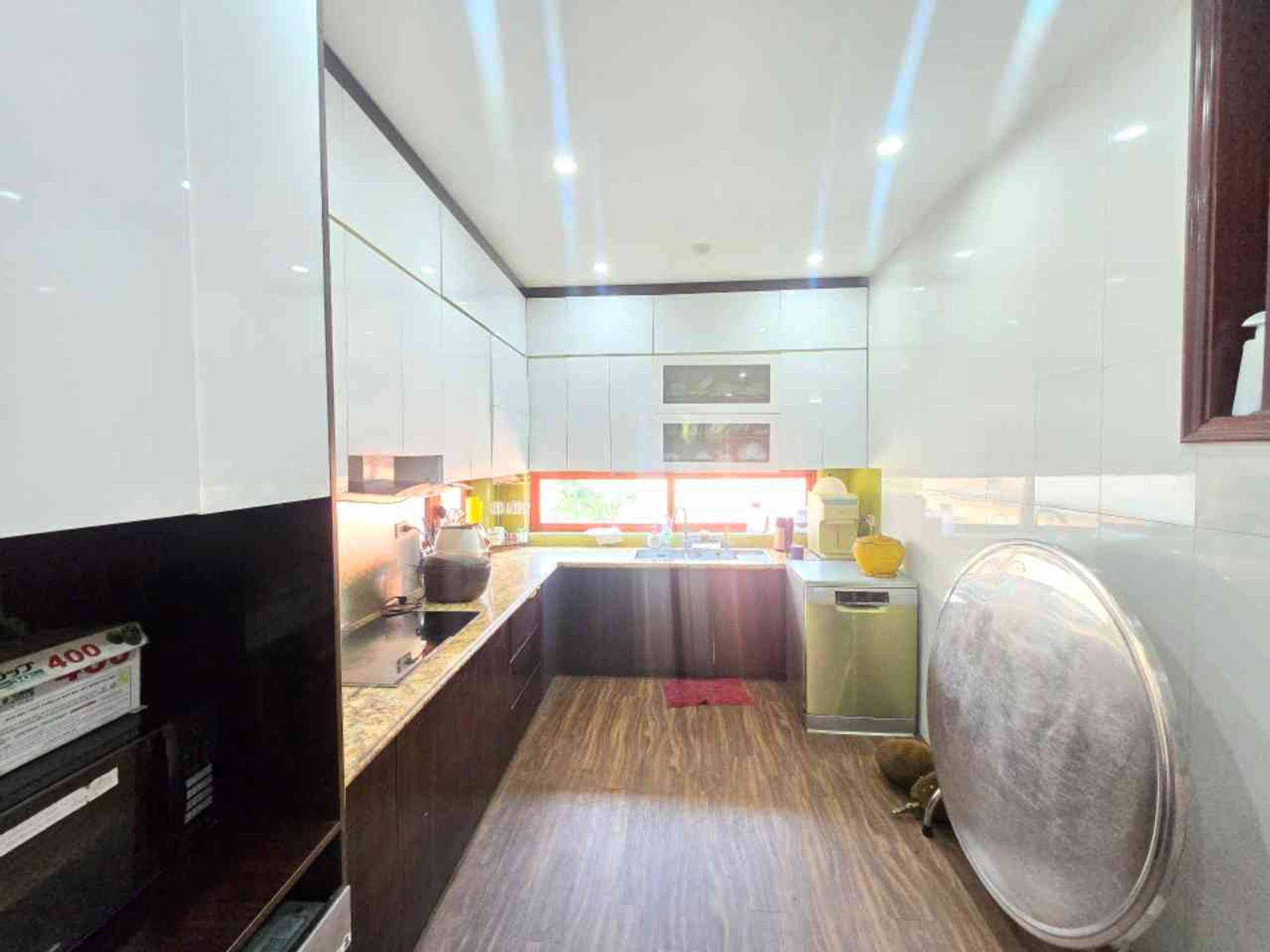 Bán nhà BT5 - diện tích 200m2 5 tầng - Thang máy xịn - giá 78 tỷ