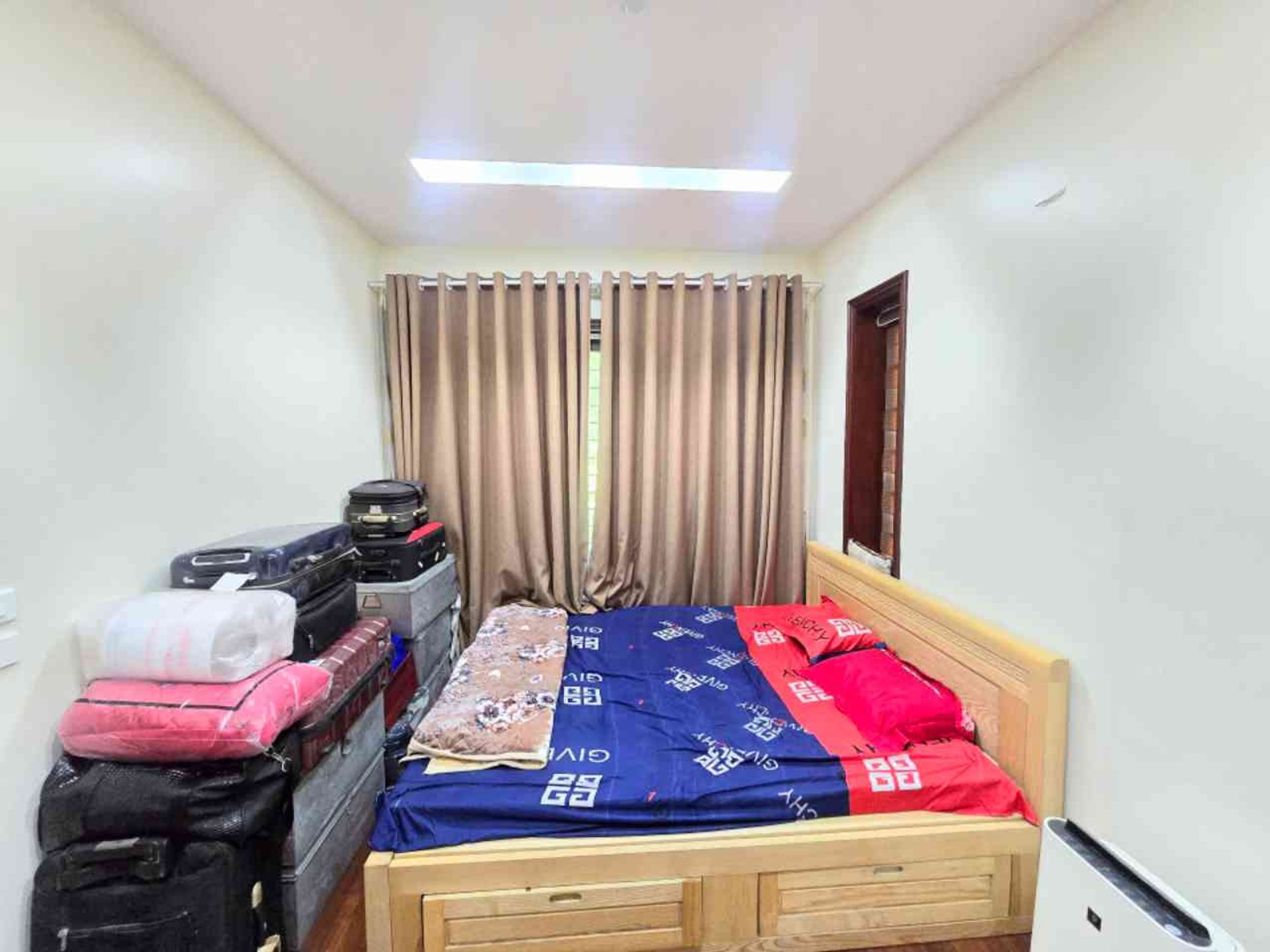 Bán nhà BT5 - diện tích 200m2 5 tầng - Thang máy xịn - giá 78 tỷ