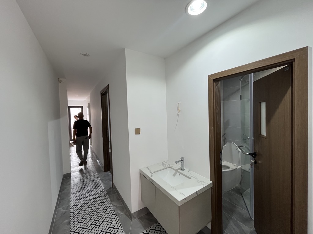 Bán nhà Văn Chương - diện tích 83,4m2 8 tầng - ô tô tránh - giá 25 tỷ