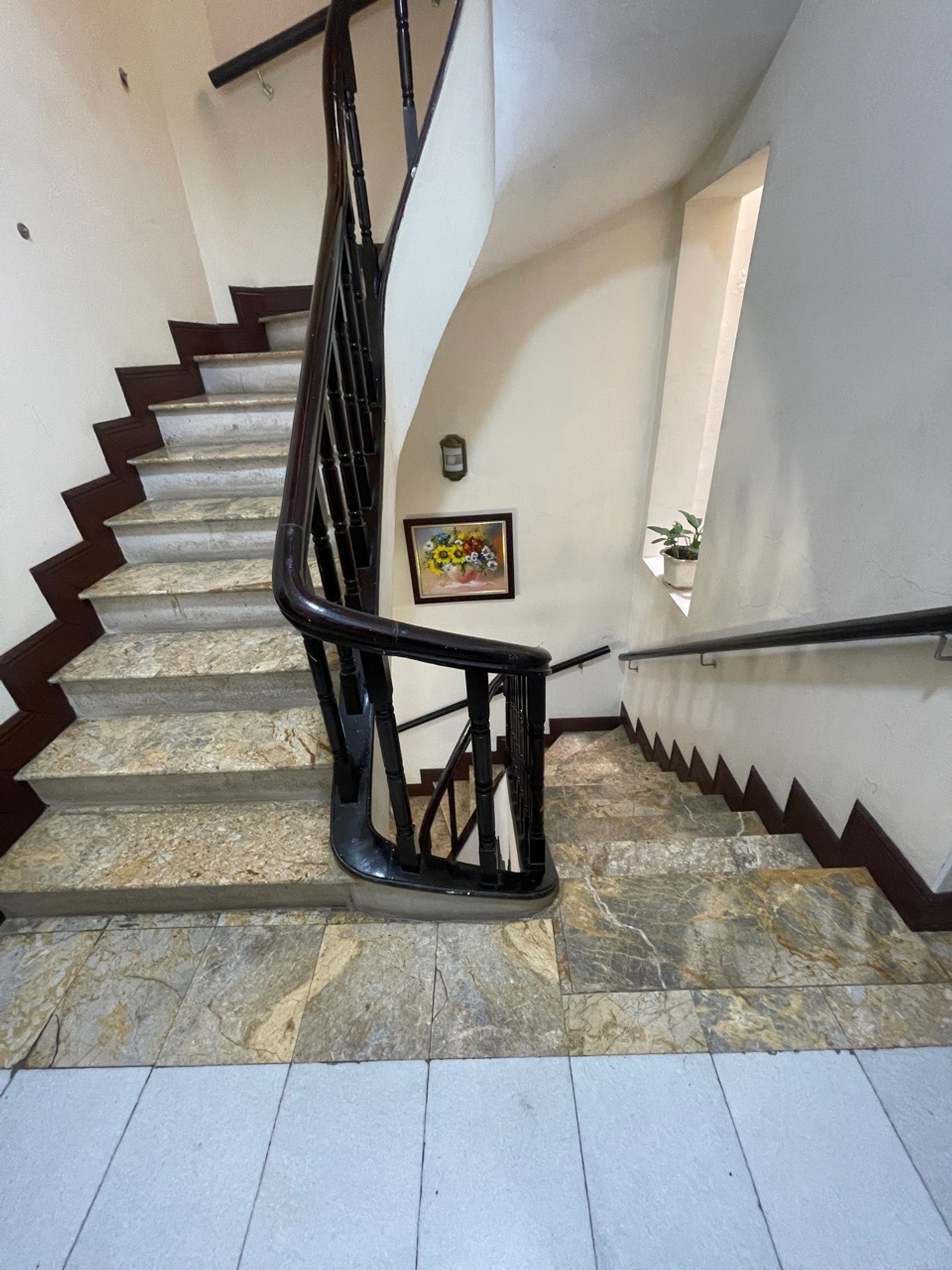 Bán nhà Giáp Bát - diện tích 72m2 4 tầng - nhà đẹp hiếm có - giá 13,5 tỷ